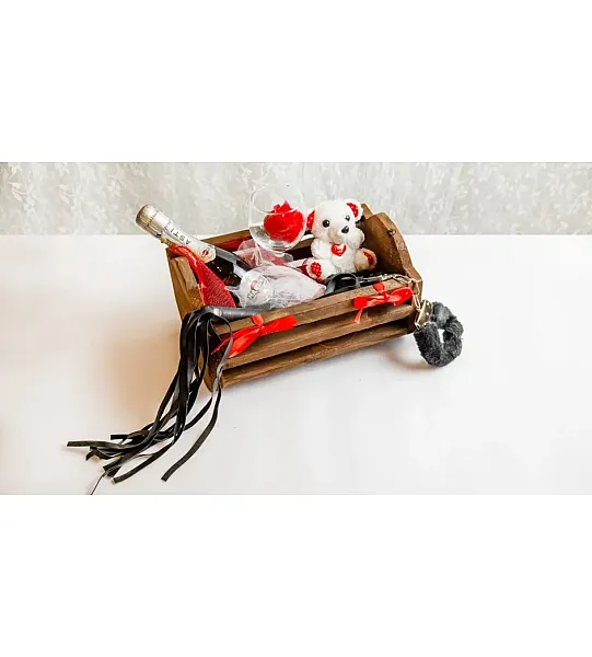 Κουνάκι Ξύλινο με Αρκουδάκι, Σαμπάνια και Χειροπέδες