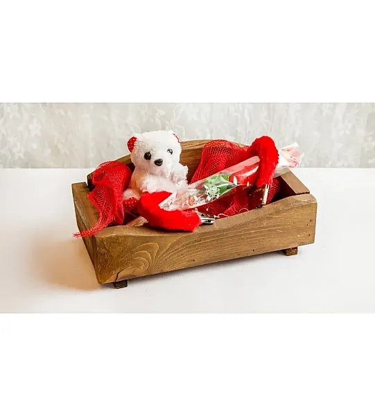 Καναπεδάκι Ξύλινο με Αρκουδάκι Χειροπέδες και Τριαντάφυλλο Εσώρουχο