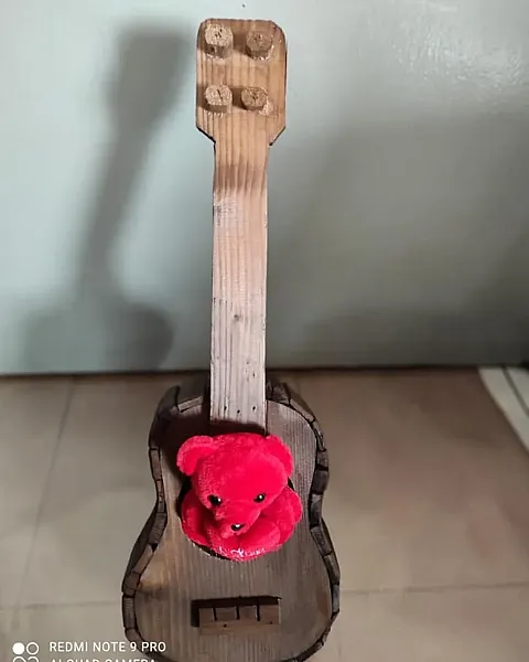 Ξύλινη κιθάρα